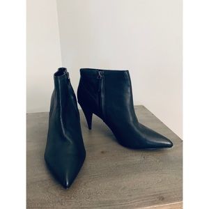 DV Black Leather Bootie Heels!